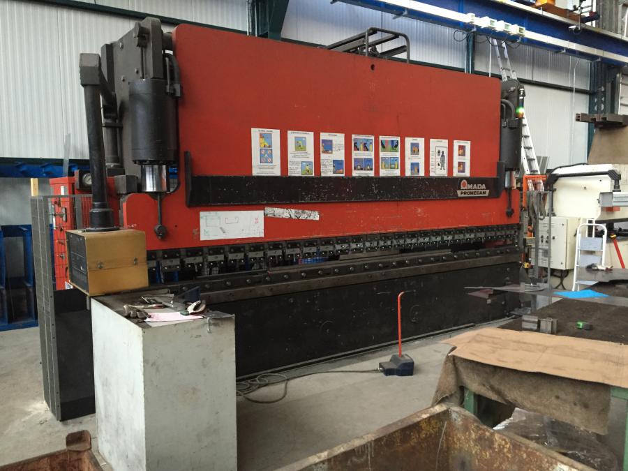 PRESSE PLIEUSE 5 M 250 T