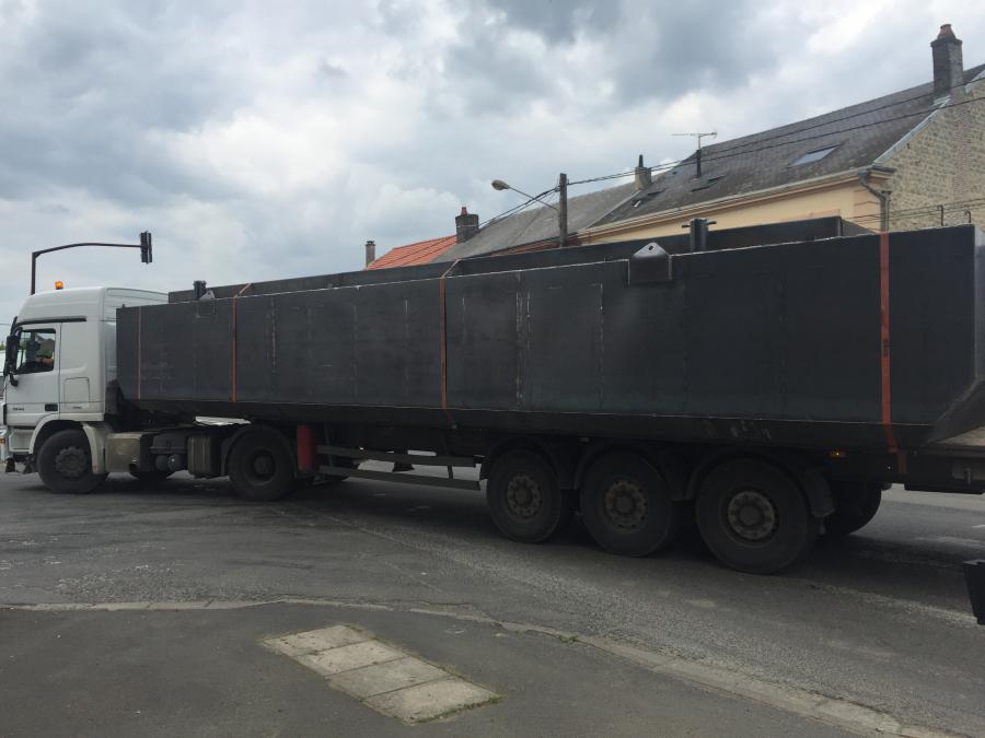 BARGE LG 15 M X 4 M